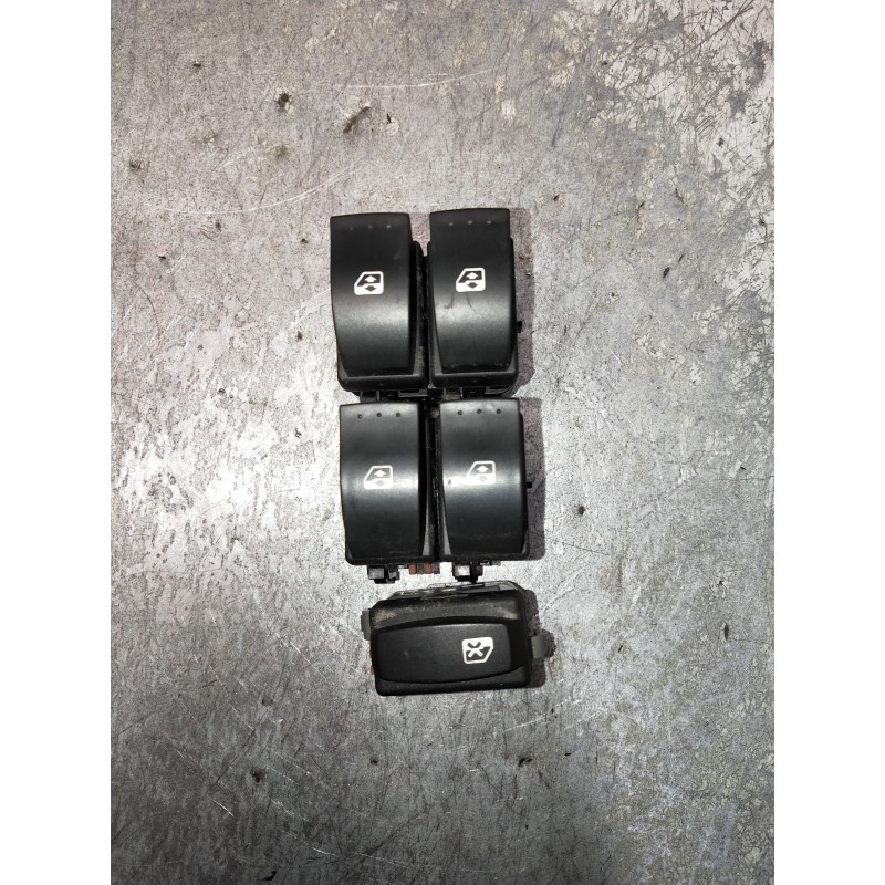 Recambio de mando elevalunas delantero izquierdo para renault megane ii classic berlina confort authentique referencia OEM IAM 8