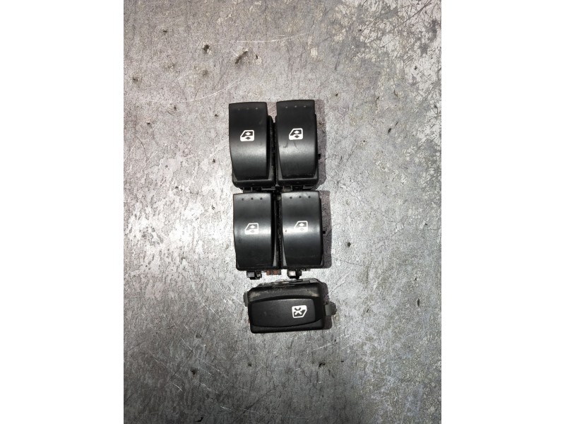 Recambio de mando elevalunas delantero izquierdo para renault megane ii classic berlina confort authentique referencia OEM IAM 8