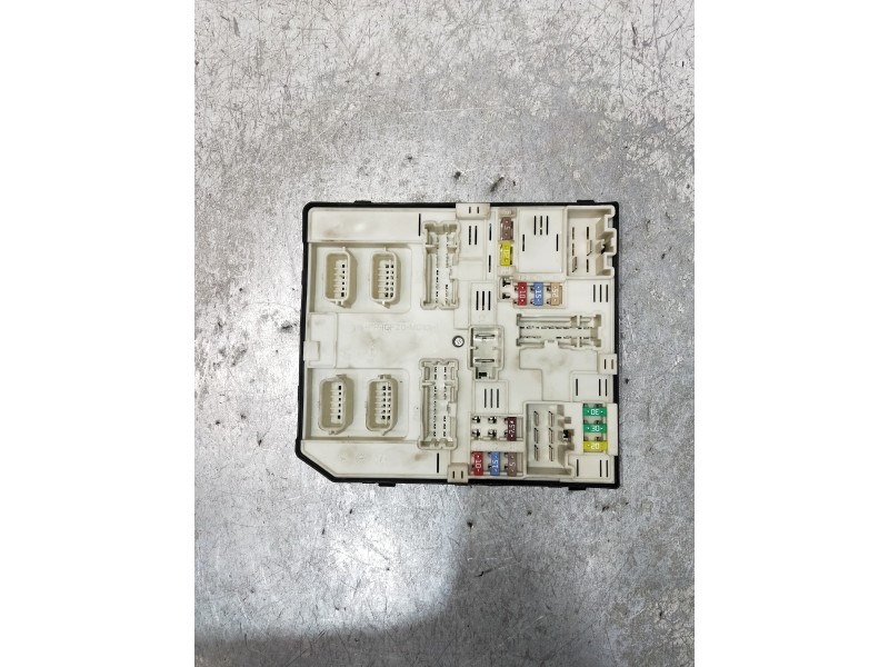 Recambio de caja reles / fusibles para renault zoe limited referencia OEM IAM 284B64259R  