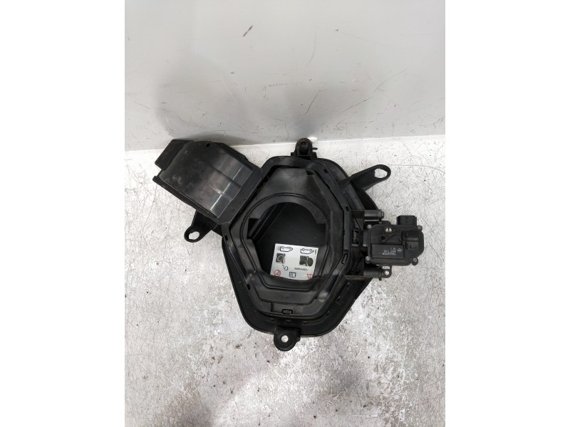 Recambio de tapa exterior combustible para renault zoe limited referencia OEM IAM   