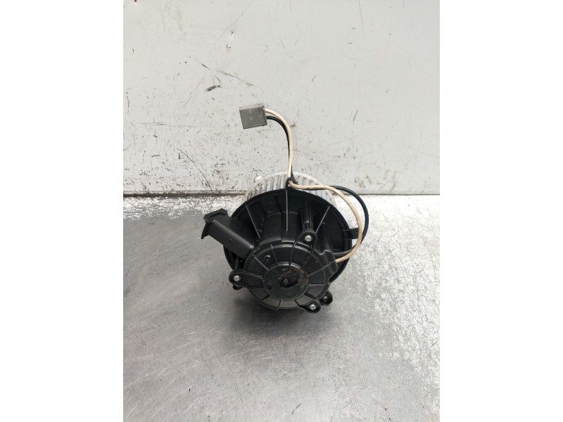 Recambio de motor calefaccion para opel astra j lim. enjoy referencia OEM IAM U7253002  