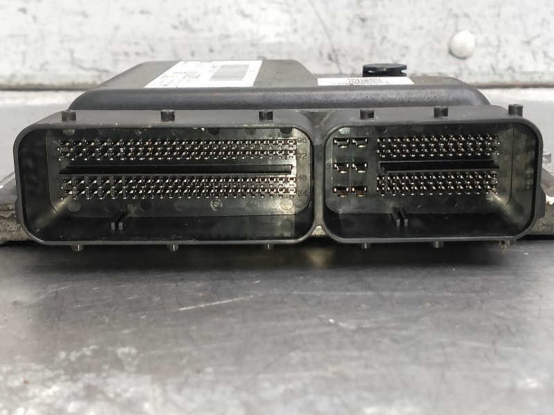 Recambio de centralita motor uce para opel astra j lim. enjoy referencia OEM IAM 55579893  