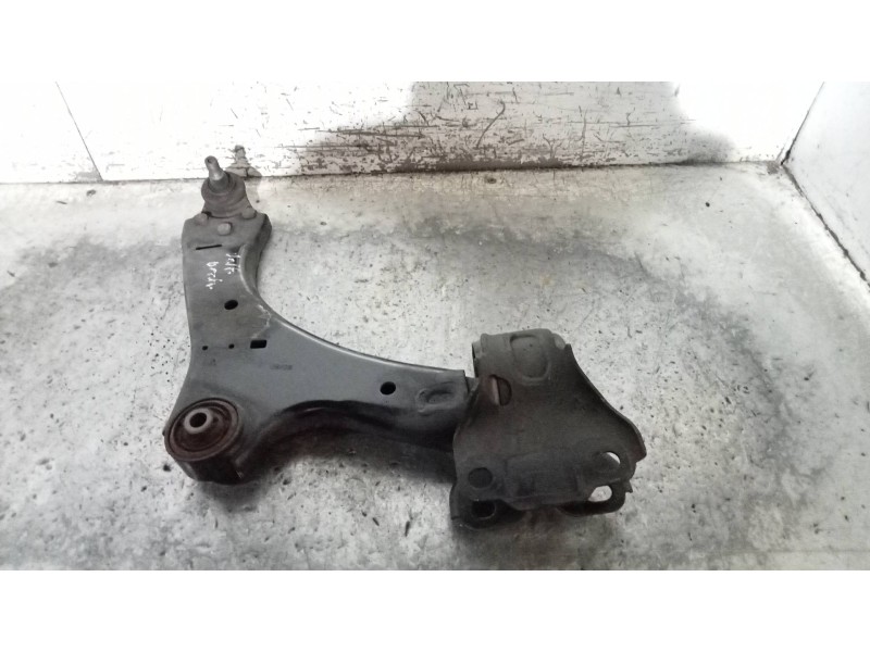 Recambio de brazo suspension inferior delantero derecho para land rover freelander (ln) 2.0 td4 cat referencia OEM IAM 6G9N3A052