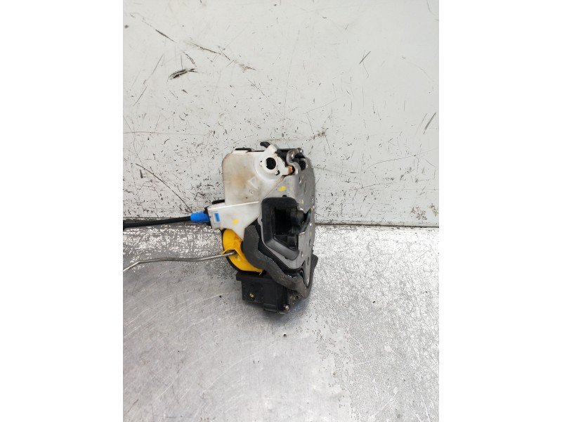 Recambio de motor cierre centralizado delantero izquierdo para opel astra j lim. enjoy referencia OEM IAM   