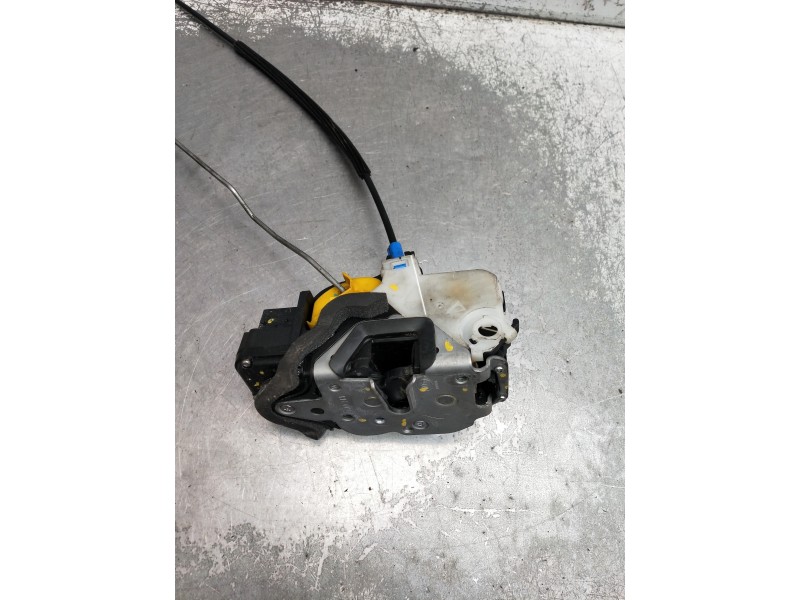 Recambio de motor cierre centralizado delantero izquierdo para opel astra j lim. enjoy referencia OEM IAM   