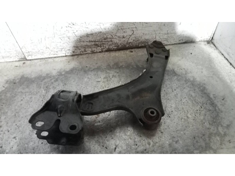 Recambio de brazo suspension inferior delantero derecho para land rover freelander (ln) 2.0 td4 cat referencia OEM IAM 6G9N3A052