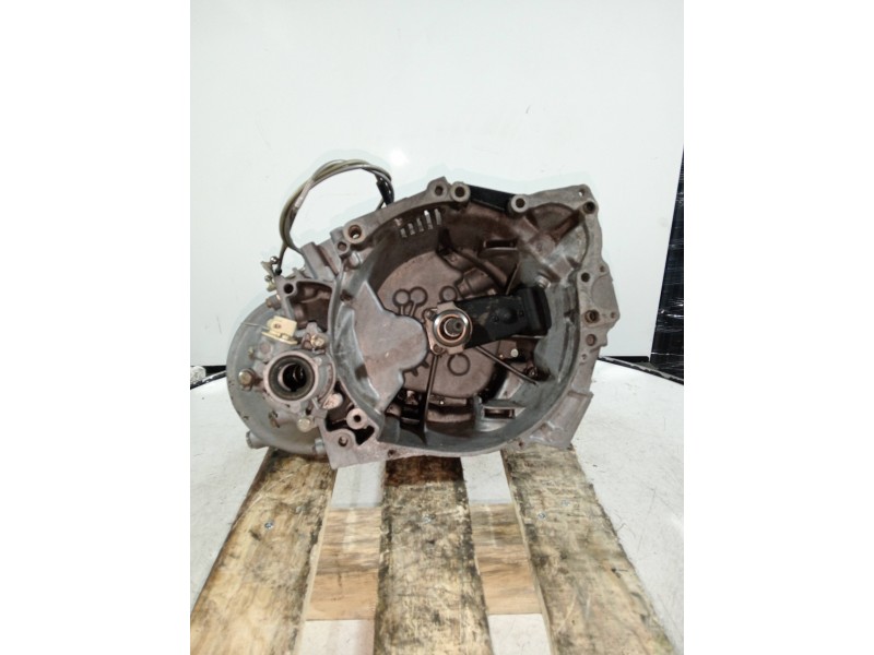 Recambio de caja cambios para peugeot 205 berlina 1.8 diesel referencia OEM IAM   5V