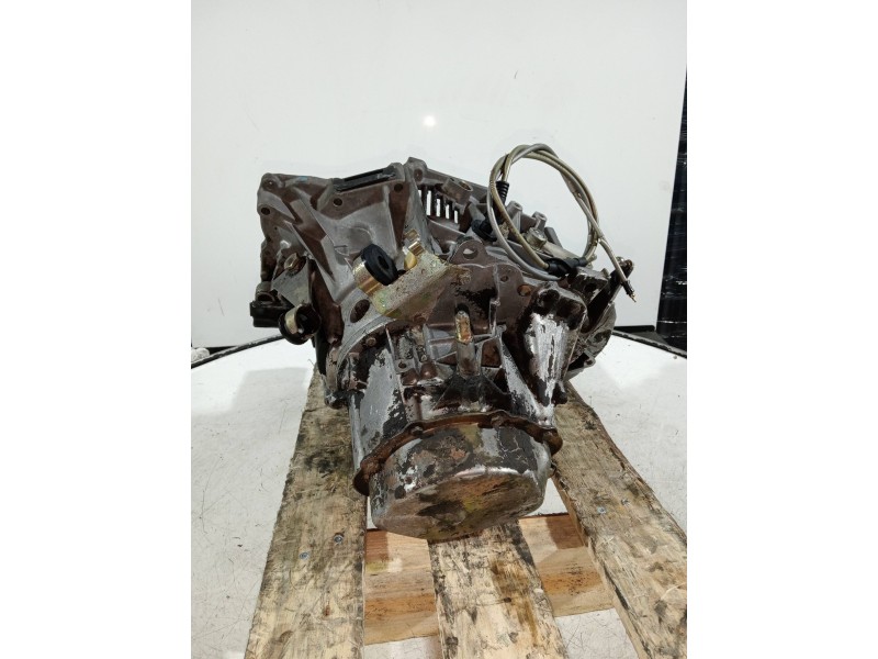 Recambio de caja cambios para peugeot 205 berlina 1.8 diesel referencia OEM IAM   5V
