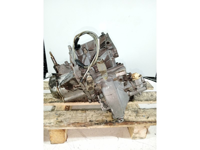 Recambio de caja cambios para peugeot 205 berlina 1.8 diesel referencia OEM IAM   5V