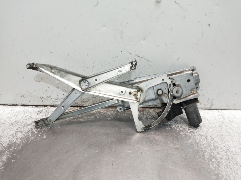 Recambio de motor elevalunas delantero derecho para opel vectra b berlina básico referencia OEM IAM 90520226  