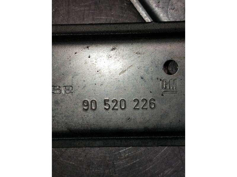 Recambio de motor elevalunas delantero derecho para opel vectra b berlina básico referencia OEM IAM 90520226  