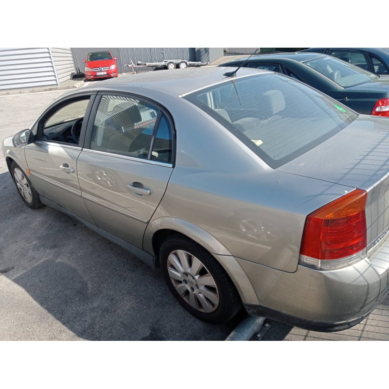 opel vectra c berlina del año 2002