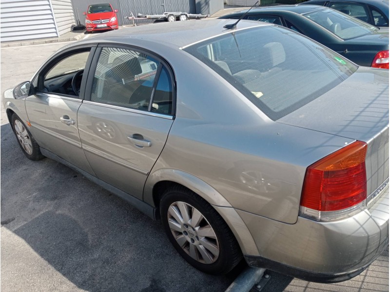 opel vectra c berlina del año 2002