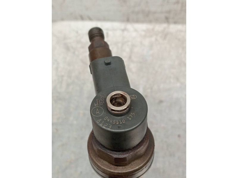 Recambio de inyector para opel astra h berlina cosmo referencia OEM IAM 0445110175  BOSCH