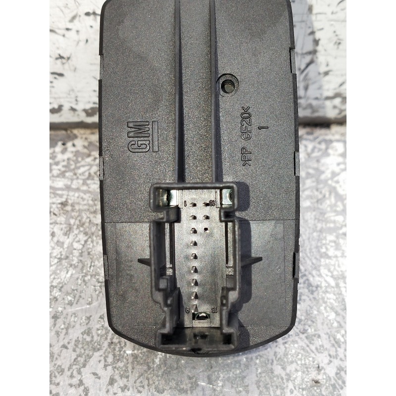 Recambio de mando elevalunas delantero izquierdo para opel corsa d essentia referencia OEM IAM 13258521AA  