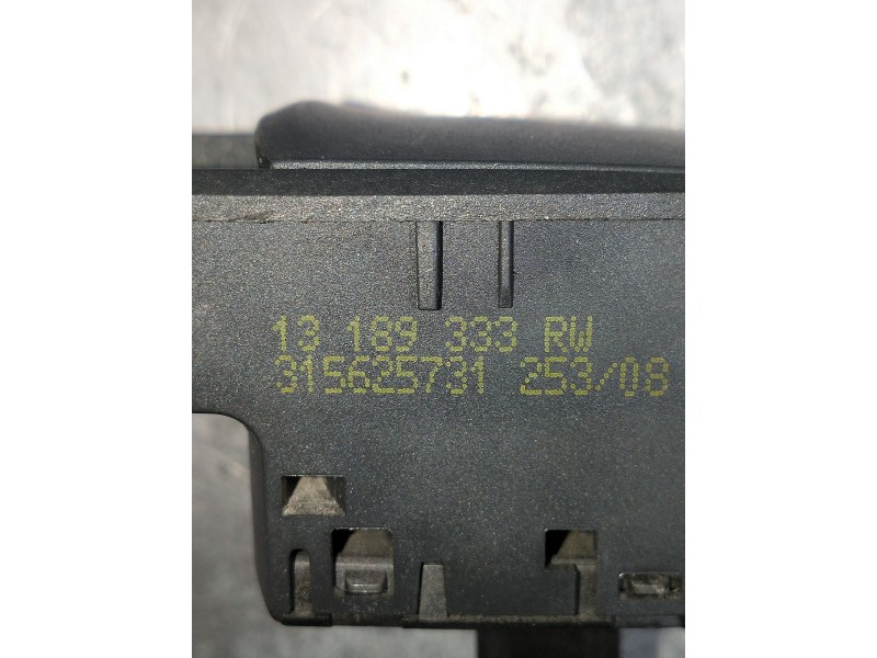 Recambio de mando elevalunas delantero derecho para opel corsa d essentia referencia OEM IAM 13189333RW  