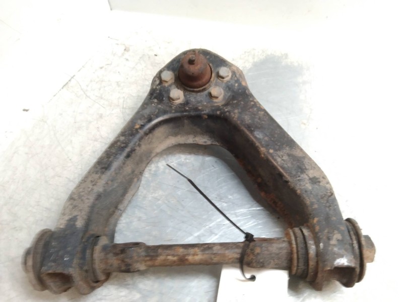 Recambio de brazo suspension superior delantero izquierdo para nissan terrano (wd21) 2.7 td referencia OEM IAM   