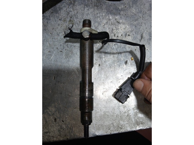 Recambio de inyector para seat leon (1m1) signo referencia OEM IAM 028170202  