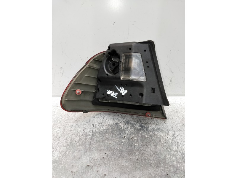 Recambio de piloto trasero derecho para bmw serie 3 berlina (e46) 320d referencia OEM IAM   