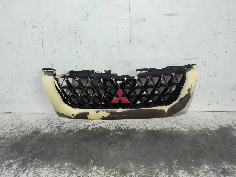 Recambio de rejilla delantera para mitsubishi montero sport (k90) 2.5 turbodiesel referencia OEM IAM   