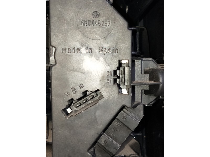 Recambio de piloto trasero izquierdo para volkswagen polo berlina (6n1) open air referencia OEM IAM 962565  