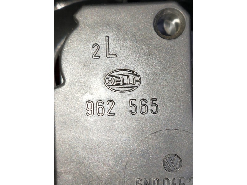 Recambio de piloto trasero izquierdo para volkswagen polo berlina (6n1) open air referencia OEM IAM 962565  