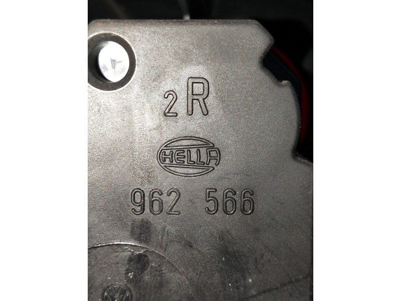 Recambio de piloto trasero derecho para volkswagen polo berlina (6n1) open air referencia OEM IAM 962566  