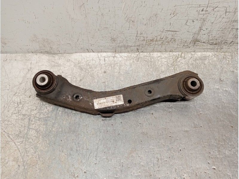 Recambio de brazo suspension superior trasero izquierdo para kia sportage spirit 2wd referencia OEM IAM 55100D3050  