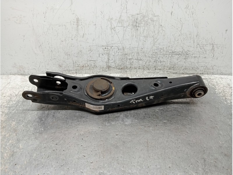 Recambio de brazo suspension inferior trasero izquierdo para kia sportage spirit 2wd referencia OEM IAM 55210D3050  