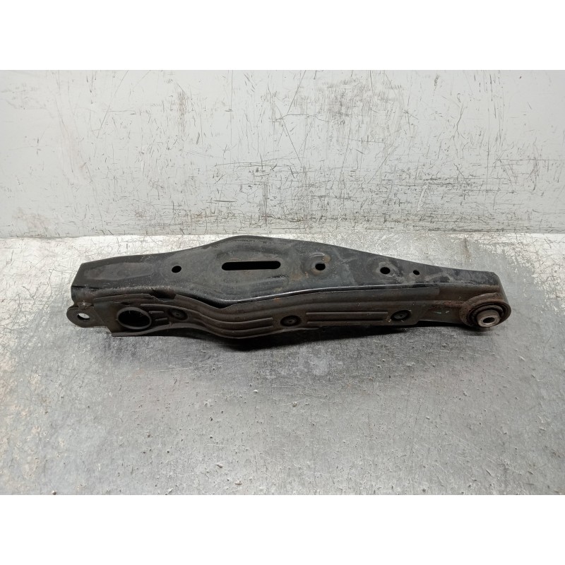 Recambio de brazo suspension inferior trasero izquierdo para kia sportage spirit 2wd referencia OEM IAM 55210D3050  