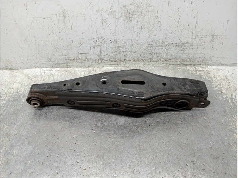 Recambio de brazo suspension inferior trasero derecho para kia sportage spirit 2wd referencia OEM IAM 55220D3050  