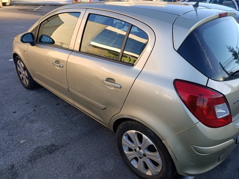 opel corsa d del año 2007