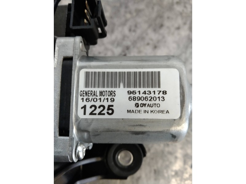 Recambio de motor limpia trasero para opel karl edition referencia OEM IAM 95143178 689062013 