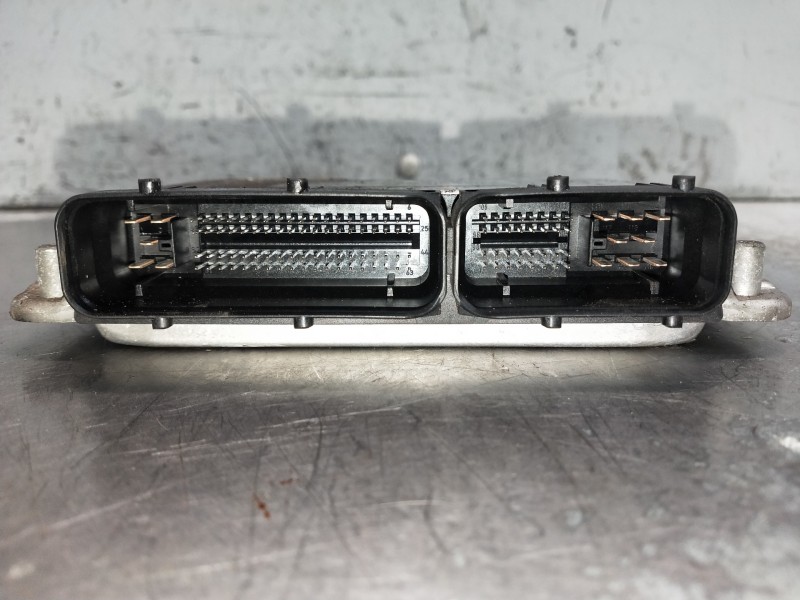 Recambio de centralita motor uce para seat leon (1m1) signo referencia OEM IAM 0281010686 038906012FN 