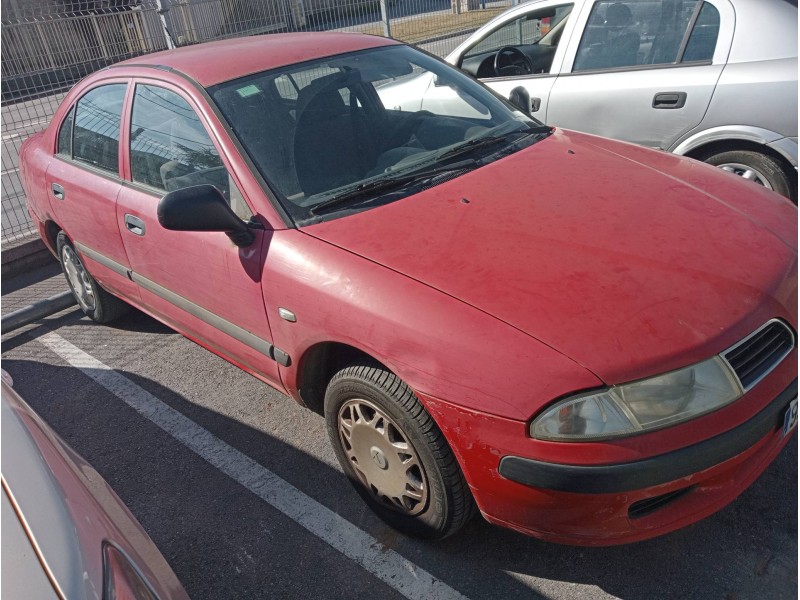 mitsubishi carisma berlina 4 (da0) del año 2000