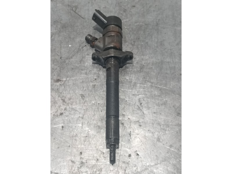 Recambio de inyector para peugeot 207 x-line referencia OEM IAM 606680 0445110239 7892900313613