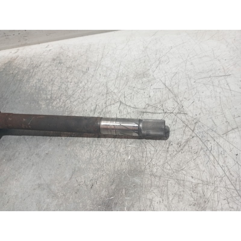 Recambio de transmision delantera derecha para nissan primastar (x83) caja cerrada batalla corta 2,76t referencia OEM IAM 820016