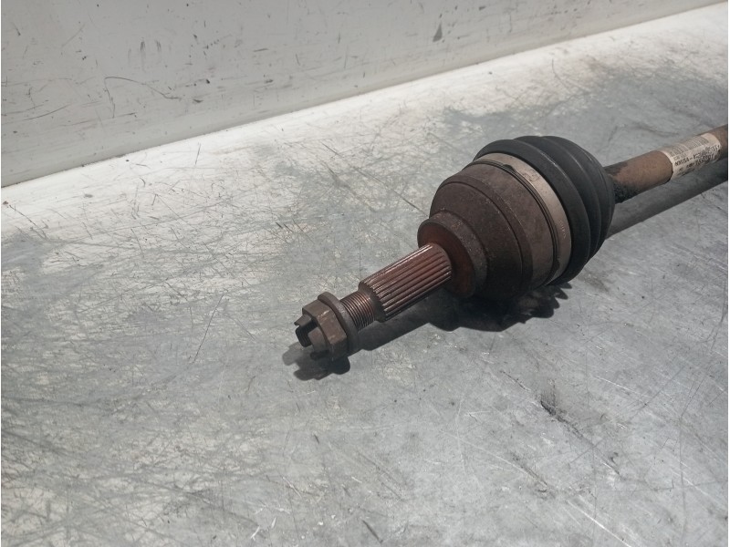 Recambio de transmision delantera derecha para nissan primastar (x83) caja cerrada batalla corta 2,76t referencia OEM IAM 820016
