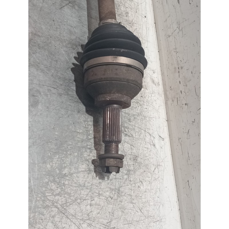 Recambio de transmision delantera izquierda para nissan primastar (x83) caja cerrada batalla corta 2,76t referencia OEM IAM 8200