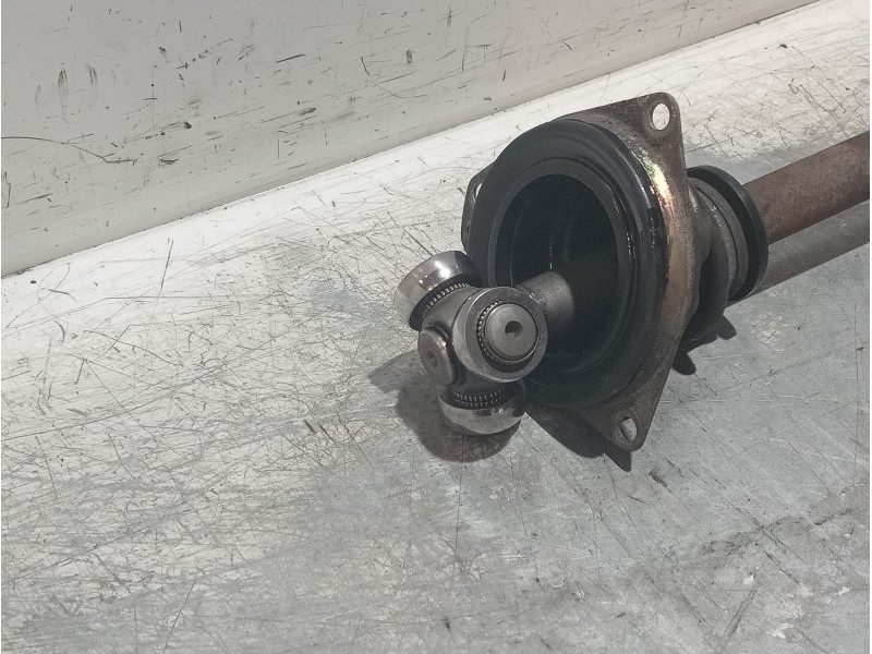 Recambio de transmision delantera izquierda para nissan primastar (x83) caja cerrada batalla corta 2,76t referencia OEM IAM 8200
