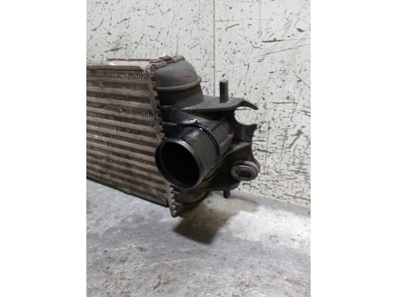 Recambio de intercooler para nissan primastar (x83) caja cerrada batalla corta 2,76t referencia OEM IAM 7700312903G 91166035 