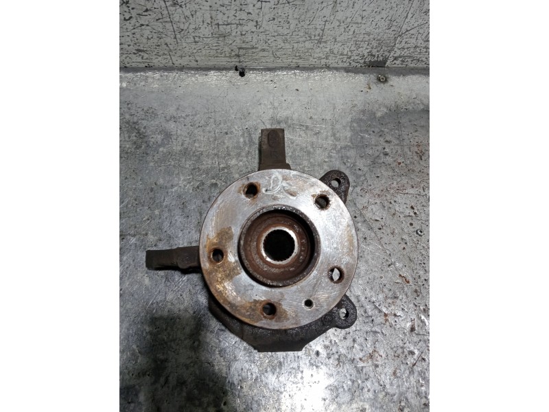 Recambio de mangueta delantera derecha para nissan primastar (x83) caja cerrada batalla corta 2,76t referencia OEM IAM   