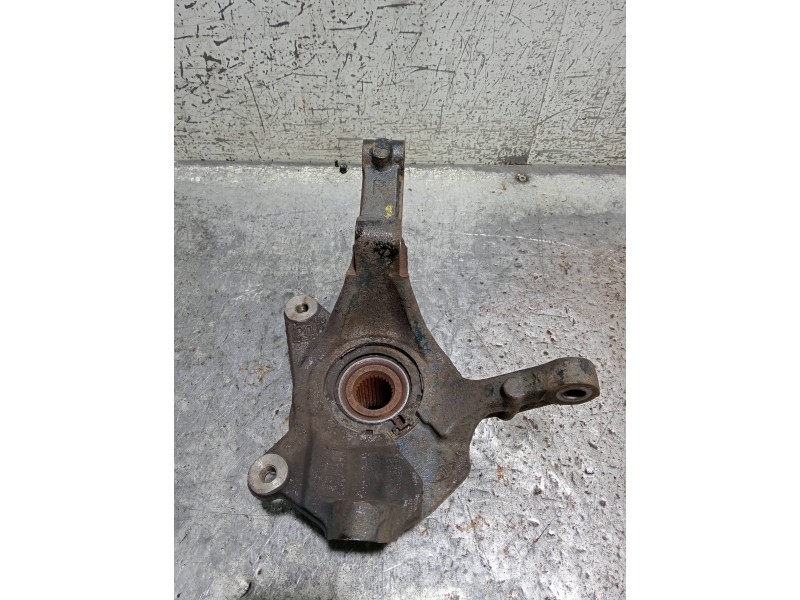 Recambio de mangueta delantera derecha para nissan primastar (x83) caja cerrada batalla corta 2,76t referencia OEM IAM   
