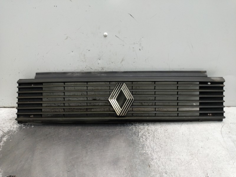 Recambio de rejilla delantera para renault master referencia OEM IAM   