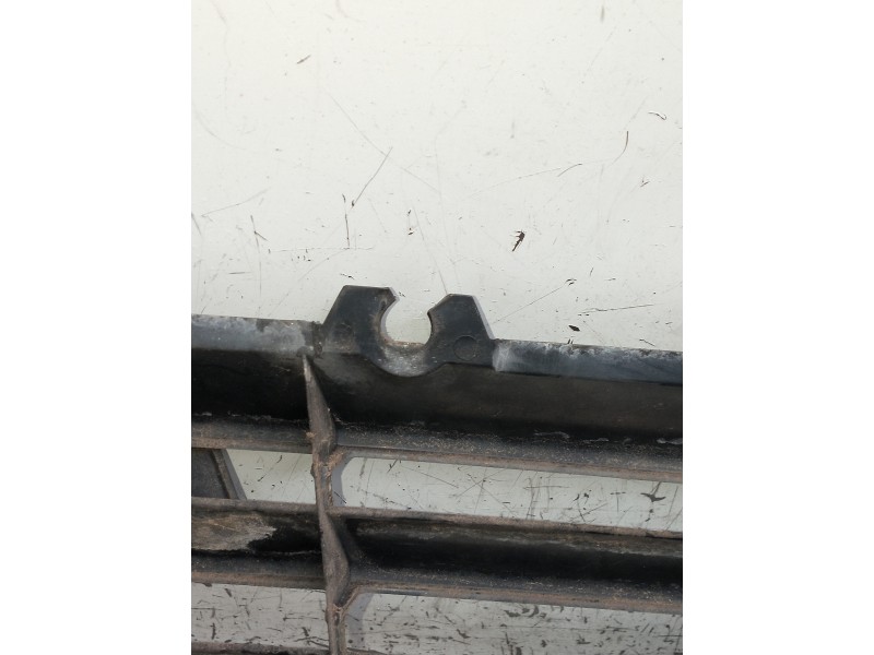 Recambio de rejilla delantera para mercedes sprinter (w901,w904) caja cerr. 2.9 turbodiesel referencia OEM IAM   
