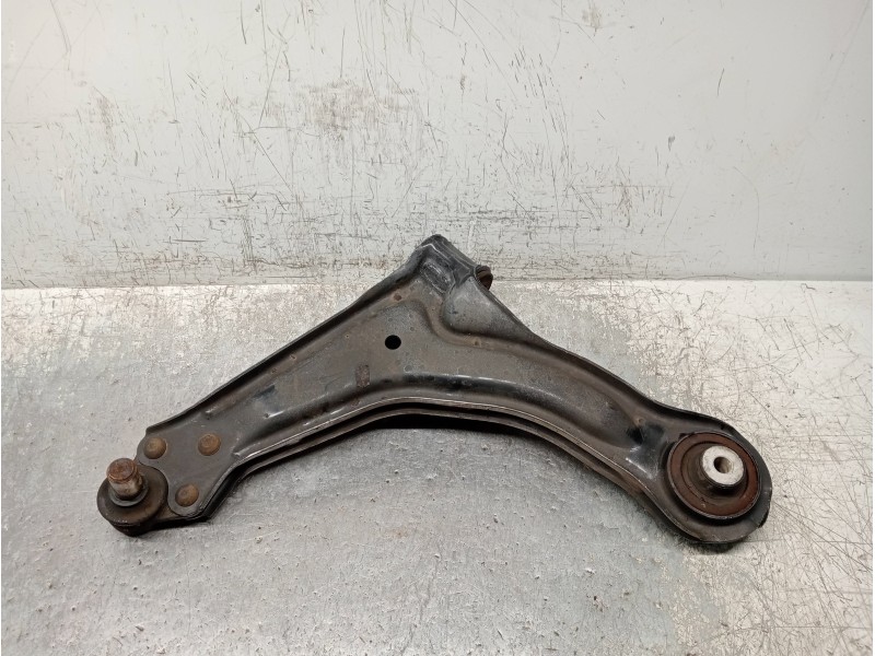Recambio de brazo suspension inferior delantero izquierdo para mercedes vito (w638) combi 112 cdi (638.194) referencia OEM IAM  