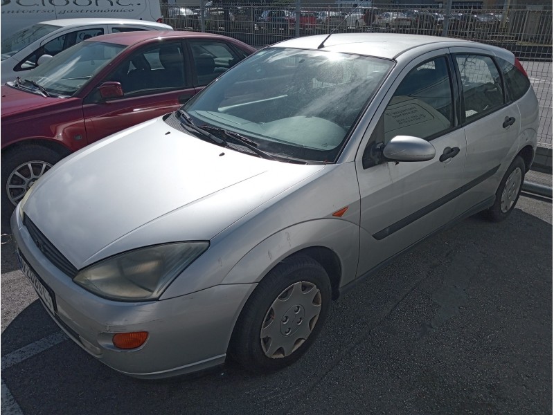 ford focus berlina (cak) del año 2000