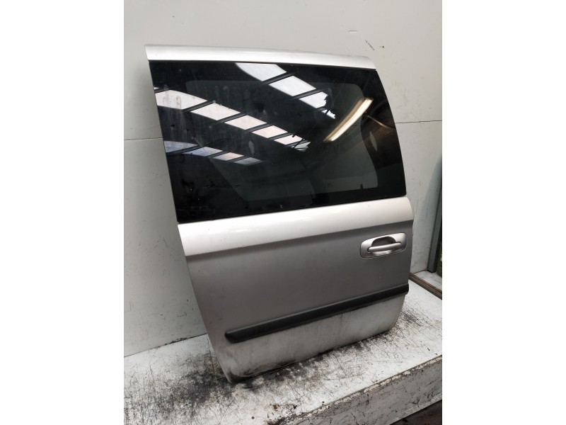 Recambio de puerta lateral corredera derecha para chrysler voyager (rg) 2.5 crd lx referencia OEM IAM   
