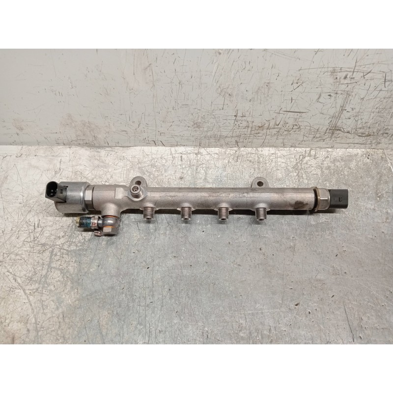 Recambio de rampa inyectora para mercedes clase c (w205) lim. c 220 cdi bluetec (205.004) referencia OEM IAM   