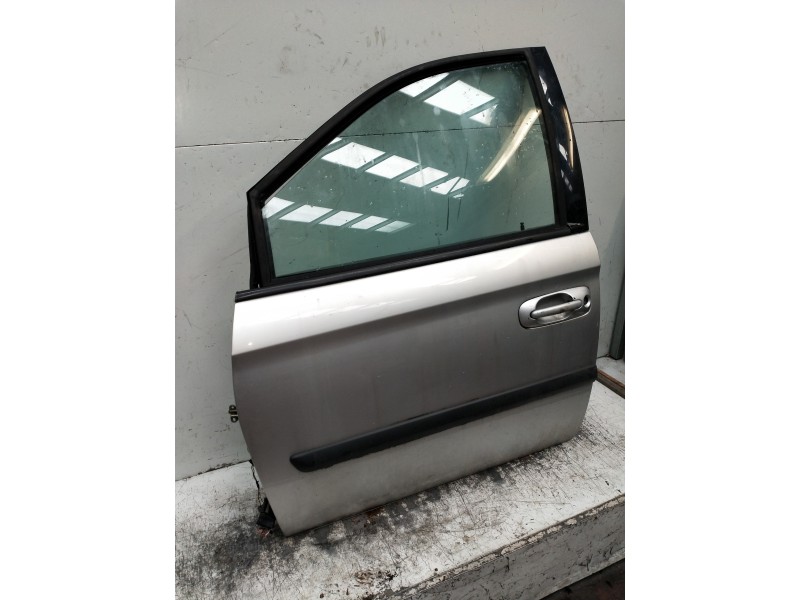 Recambio de puerta delantera izquierda para chrysler voyager (rg) 2.5 crd lx referencia OEM IAM   